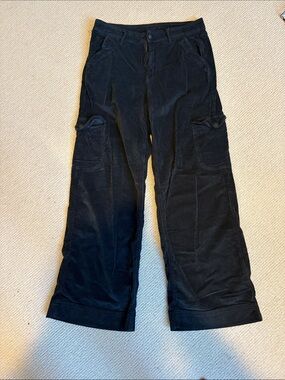 American Eagle women’s black corduroy pants